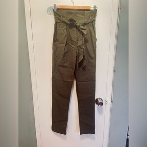 AKIRA Olive Women’s Tie-Waist Trousers With Belt Size L Super Stretchy nwot